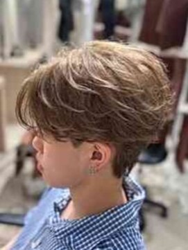 アッシュ 高幡不動店(Ash) 韓国風ナチュラルセンターパートメンズフェザーショート立川