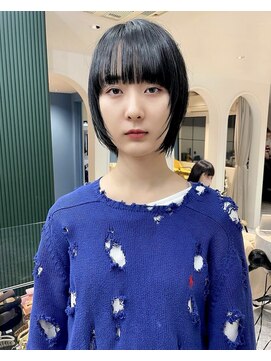 顔まわりレイヤーボブ