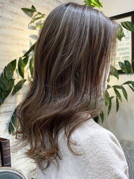 リアンバイアリュール(Lian by Allure) 《Lian by Allure》小田桐 潤 ハイライトカラー