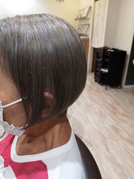 ルシードスタイル クリザンテーム 白髪ぼかしシルバーハイライト