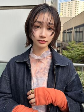 ホフ 大阪心斎橋店(F.O.F) ベージュインナーカラーショートボブレイヤーミディアム前髪