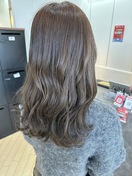 ユニ バイ マグ 長野店(Uni.by Mag) 大人美人艶カラーベージュ小顔カット透明感レイヤーロング