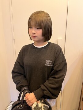 ソユ(so⊆) オリーブベージュ×ステップカット×ミニボブ