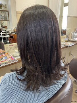 コア フィール ア デイ(COIFFURE A DAY) ダークブラウン ミディアムスタイル 髪質改善トリートメント