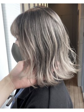 アライブ キチジョウジ(ALIVE Kichijoji) 小顔セミウェットウェーブハイライトカラーオリーブカラー着物