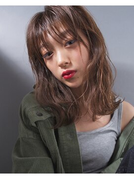 リンキー(LINKIE) ミディアムロブ　グレージュカラー