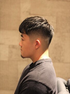 キングスマン トウキョウ(KINGSMAN TOKYO) 束感/ハイライト/波巻き/マッシュパーマ<理容室><多摩センター>