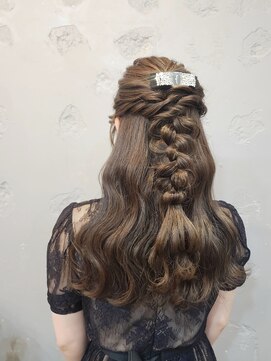 エフェ(effet) ハーフアップウェーブ巻き