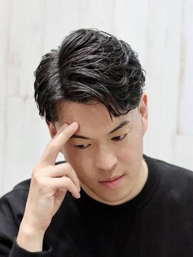 ヨシザワインク プレミアム 横浜 桜木町店(YOSHIZAWA Inc. PREMIUM) アップバングダンディーカットセンターパートメンズツーブロック