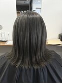 オリーブグレージュ