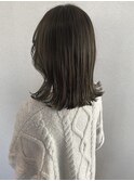 オリーブベージュ