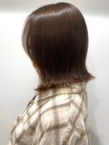 キャパ セントラル 天神 大名店(CAPA central) 外ハネ　前下がりミディアムボブ　顔周りカット　艶髪カラー