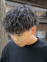 エルマーク 梅田(L-MARK)&nbsp;スパイラルパーマツイストパーマアップバング短髪メッシュ