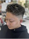 スキンフェード ハイライト パーマ