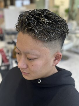 ハーツヘアーズ 五日市店(HEARTS hair's) スキンフェード ハイライト パーマ