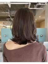 ヨーク(YOKE)&nbsp;ミディアムレイヤー/外ハネロブ/アッシュベージュ