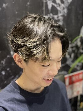 ヨシザワインク プレミアム 横浜 桜木町店(YOSHIZAWA Inc. PREMIUM) メンズツーブロック刈り上げアップバングスタイル