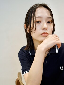 トリッカ 銀座(tricca) 顔周りレイヤー/暗髪カラー/後れ毛カット