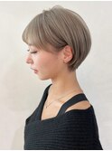 グレージュショート前髪カットおくれ毛_ba443191