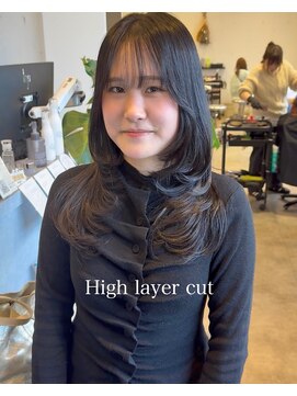 トイズファクトリー(Toys Factory) Highlayercutで顔周りに軽やかな動き♪イメチェン