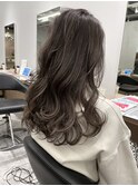 オフィスヘアに!極細ハイライトの外国人風グレージュ