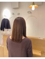 ハッコ(hacco) 潤いストレートミディアム/グレージュカラー/フレンチカジュアル