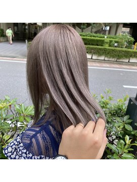 ラヴィズム(LUVISM) ミディアム　トリプルカラー　１０代２０代