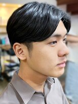 ヘアークリエイ トポライトウィロー 烏丸(Hair Create Polite willow) 30代40代メンズセンターパート清潔感ビジネス好感度
