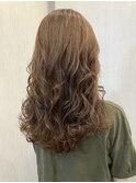 明るめグレイカラー ロング 40代 50代