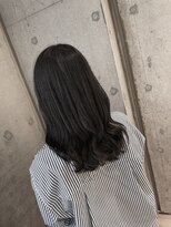 リビンバイアフロート(Livin by afloat)&nbsp;ローレイヤースタイル　暗髪　オリーブグレージュ　おおたかの森