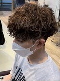 波巻きスパイラルパーマツーブロックツイストパーマメンズヘア