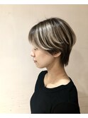 ショートウルフ　ホワイトベージュバレイヤージュミニウルフ