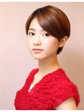 ミスグランディーヴィラス(Miss Grandee VILLAS) 大人かわいい！耳掛け丸みショート×マロンブラウン