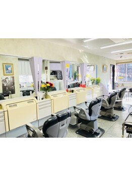 親子・ご家族でのご来店◎理容室や床屋をお探しの方にオススメ！お求めやすい価格で髪質・クセを徹底改善♪