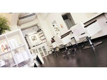 アトリエの雰囲気（女性スタッフで落ち着く店内。）