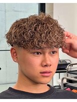 イーラ(era)&nbsp;スペインカールパーマ/メンズ/刈り上げ/眉毛/ツイスト