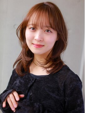 ヘアサロン ガリカ 表参道(hair salon Gallica) 顔まわりレイヤーミディアム × シースルーバング