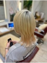 ブラウン(Brown)&nbsp;ウルフカット×抜きっぱなしブロンドカラー