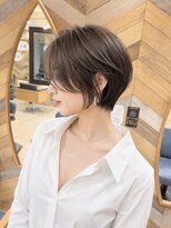 ネオリーブ モカ 川崎チネチッタ店(Neolive mocca)&nbsp;似合わせカット 大人 ショートボブ 前髪  ミルクティーブロンド