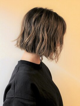 パコ(Paco) ハイライト×グレージュ☆☆切りっぱなしボブ☆ウェーブショート