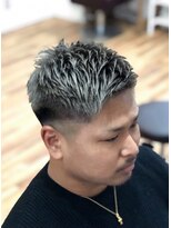 ヘアスタジオ ロメオ(hair studio Romeo)&nbsp;スキンフェードシルバーヘア