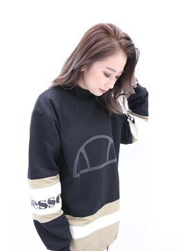 ヴィトゥレイ(Betray) Betray Vanilla beige