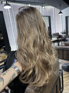 アルカナ 明治神宮前原宿(ARCANA) シャドウルーツ ベージュカラー ハイライト hiro