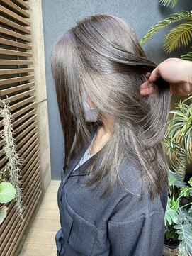 グロー(glow) インナーカラー/イヤリングカラー/ホワイティグレージュ/透明感