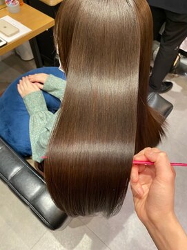 ライフ(LIFE) 髪質改善ヘアエステ/縮毛矯正/ストレート/イメチェン/フェミニン