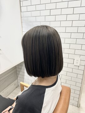 ハツ 橋本(HATSU) 【岩崎】アンブレラカラー×切りっぱなしボブ