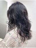 黒髪セミロングパーマ