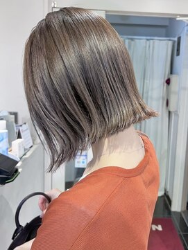 ヒビヲ(HIBIO) 横浜タッセルボブショートボブ顔周りレイヤーカット韓国30代40代