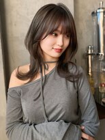 ロンドカスティーヨ 四日市(Lond castillo)&nbsp;ナチュラル　ウルフ　外ハネ　くびれ　レイヤーカット　オリーブ