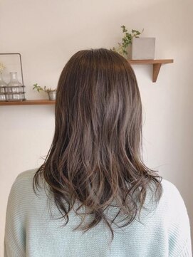 アン アトレ(Un Atre) ミディアムレイヤー